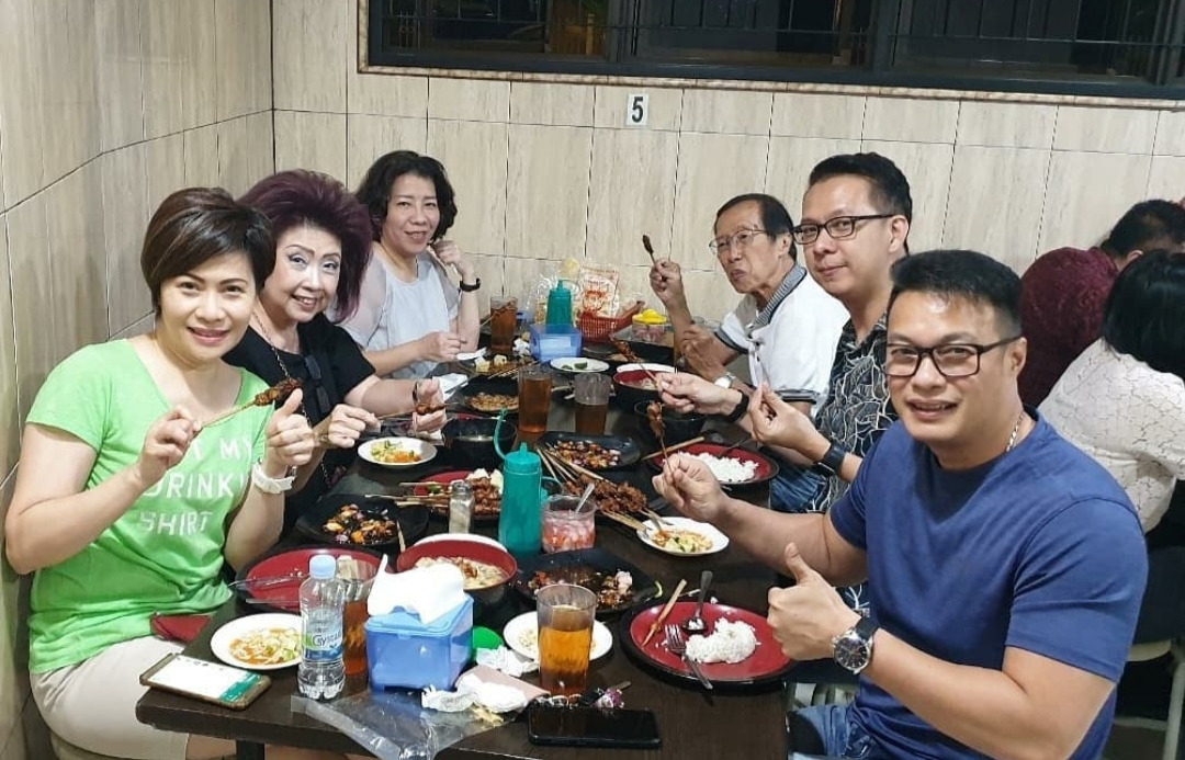 1. Sate Kambing H. Giyo, 2. Sate Kambing Kim Tek Palmerah, 3. Sate Kambing Pak Manto, 4. Warung Sate Kambing Pak Bustaman Suyatno, 5. Sate Kambing Batibul Bang Awi, 6. Warung Sate Khas Solo “Barokah” Pak Agus, 7. Sate Kambing Pak. H. Bejo Solo, 8. Sate Tegal Abu Salim, 9. Sate & Sop Kambing H. Mansur, 10. Sate Kambing Jaya Agung