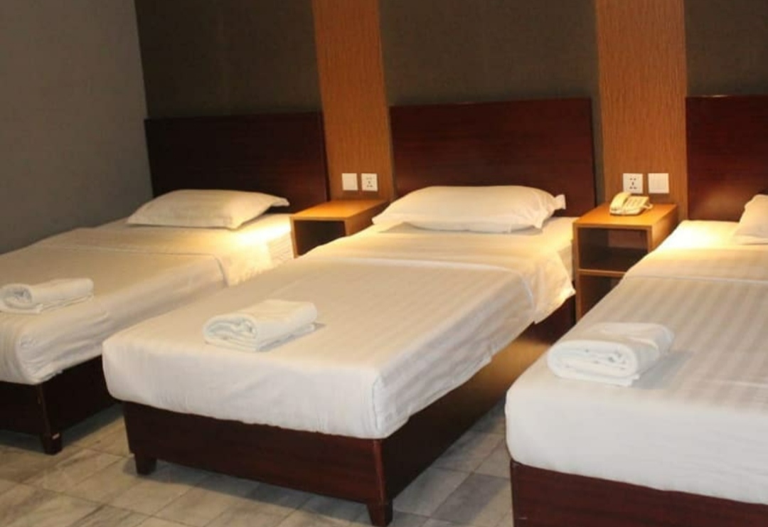 1. OYO 918 Hotel Senen Indah Syariah, 2. Hotel Mustika Senen, 3. Lumire Hotel & Convention Center, 4. Oasis Amir Hotel, 5. Hotel Rivoli, 6. Cordela Hotel Senen, 7. MaxOneHotels.com @Kramat, 8. Hi Hotel, 9. Reddoorz Plus Near Senen, 10. Airy Eco Stasiun Pasar Senen