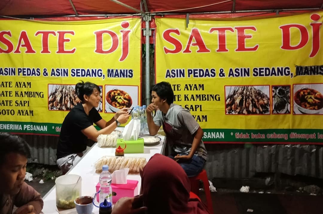 1. Warung Sate M. Harris, 2. Sate Tegal Marem, 3. Hadori Satay Pusat, 4. Sate Kambing Pak Mino, 5. Sate Dan Gule Kambing Leman’s, 6. Warung Sate Sidareja Pak Gino, 7. Sate DJ, 8. Sate Maulana Yusuf, 9. Waroeng Sate Kardjan, 10. Sate Pak Darmo