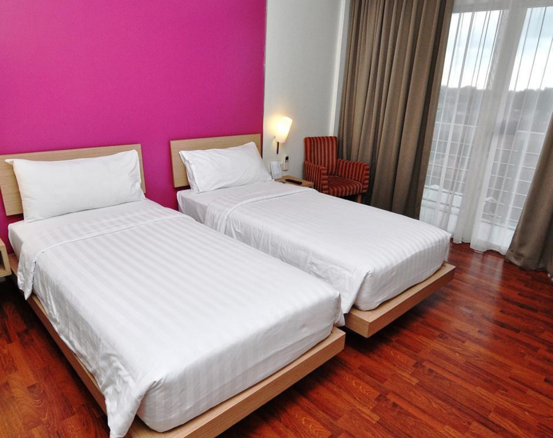 1. Rooms Inc Hotel, 2. Ibis Budget, 3. Pop! Hotel Pemuda, 4. Aston Inn Pandanaran, 5. Hotel Citradream, 6. Artotel Gajahmada, 7. Quest Hotel Simpang Lima, 8. Pesonna Hotel, 9. Amaris Pemuda, 10. Louis Kienne Hotel