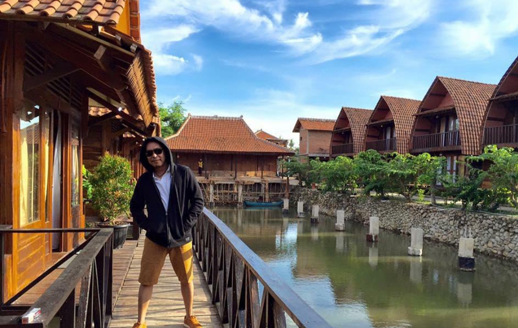 1. Istana Ombak Eco Resort, 2. OYO 942 Srikandi Hotel, 3. Desa Limasan Resort, 4. Kampoeng Pacitan Hotel &amp; Resto, 5. Parai Beach Resort Hotel, 6. Harry’s Ocean House, 7. Kartika Hotel, 8. Hotel Grand Bromo, 9. OYO 2643 Hotel Graha Prima, 10. Hotel Permata