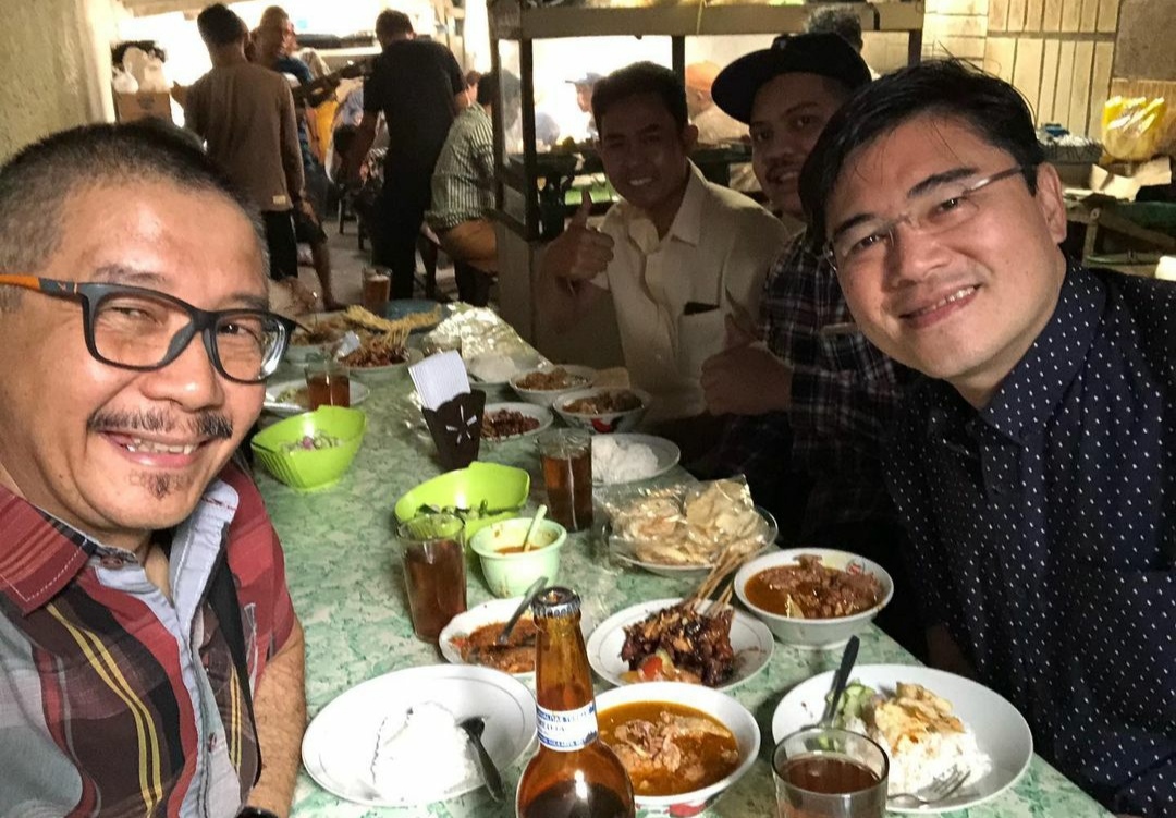 1. Warung Sate M. Harris, 2. Sate Tegal Marem, 3. Hadori Satay Pusat, 4. Sate Kambing Pak Mino, 5. Sate Dan Gule Kambing Leman’s, 6. Warung Sate Sidareja Pak Gino, 7. Sate DJ, 8. Sate Maulana Yusuf, 9. Waroeng Sate Kardjan, 10. Sate Pak Darmo