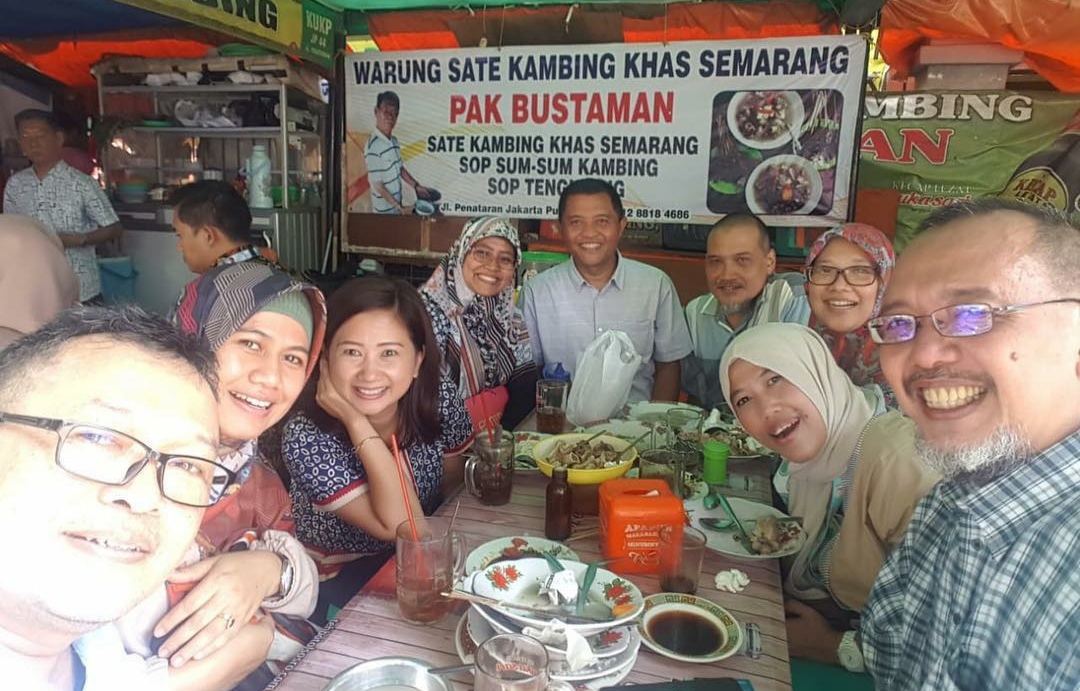 1. Sate Kambing H. Giyo, 2. Sate Kambing Kim Tek Palmerah, 3. Sate Kambing Pak Manto, 4. Warung Sate Kambing Pak Bustaman Suyatno, 5. Sate Kambing Batibul Bang Awi, 6. Warung Sate Khas Solo “Barokah” Pak Agus, 7. Sate Kambing Pak. H. Bejo Solo, 8. Sate Tegal Abu Salim, 9. Sate & Sop Kambing H. Mansur, 10. Sate Kambing Jaya Agung