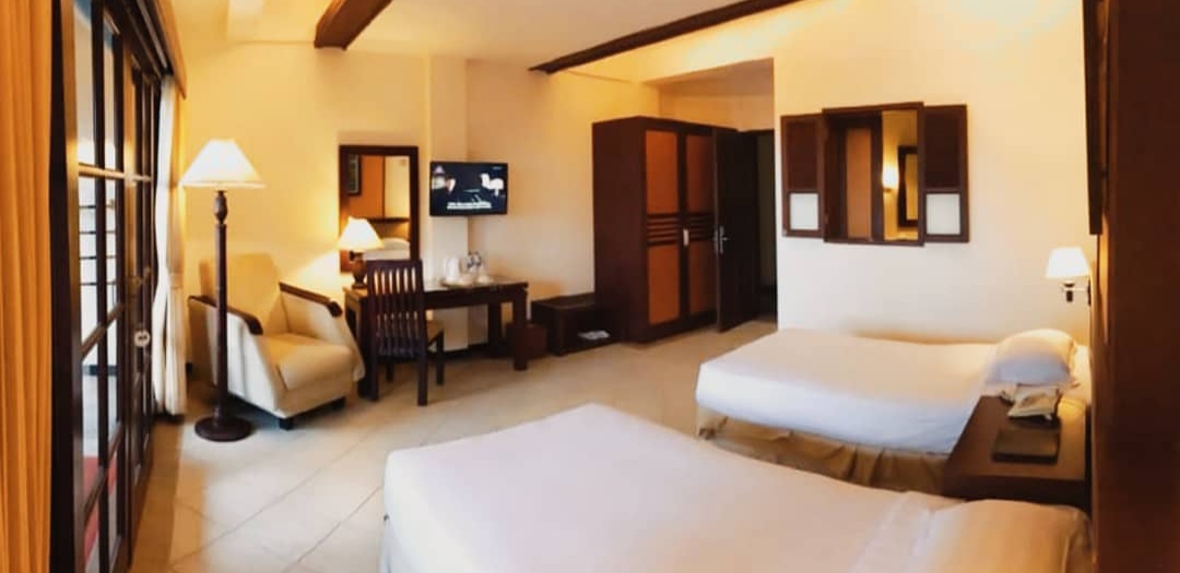 1. Baobab Safari Resort, 2. Kaliandara Eco Resort, 3. Tanjung Plaza Hotel, 4. Pines Garden Resort Hotel, 5. Taman Dayu Golf Club &amp; Resort, 6. Royal Tretes View Hotel &amp; Convention, 7. Royal Senyiur Pasuruan, 8. OYO 1339 Sinergi Hotel Tretes, 9. Surya Hotel &amp; Cottages Prigen, 10. Tretes Raya Hotel &amp; Resort