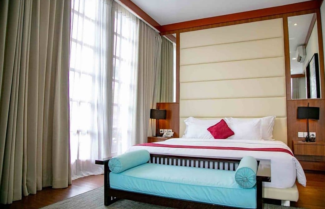 1. Baobab Safari Resort, 2. Kaliandara Eco Resort, 3. Tanjung Plaza Hotel, 4. Pines Garden Resort Hotel, 5. Taman Dayu Golf Club &amp; Resort, 6. Royal Tretes View Hotel &amp; Convention, 7. Royal Senyiur Pasuruan, 8. OYO 1339 Sinergi Hotel Tretes, 9. Surya Hotel &amp; Cottages Prigen, 10. Tretes Raya Hotel &amp; Resort
