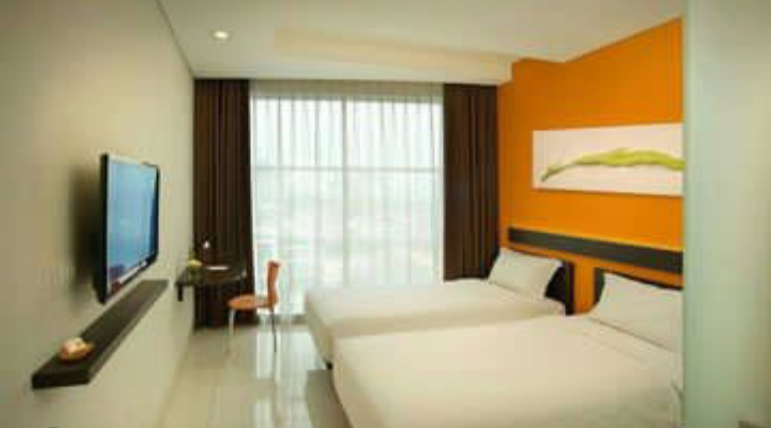 1. Hotel Bidakara Grand Pancoran, 2. Amaris Hotel Pancoran, 3. Sofyan Hotel Soepomo, 4. Pomelotel, 5. Reddoorz Plus Near TIS Square, 6. V Hotel Tebet, 7. Cipta Hotel Pancoran, 8. Pop! Hotel Tebet, 9. Bobobox Pods Pancoran, 10. The Nyaman Hotel