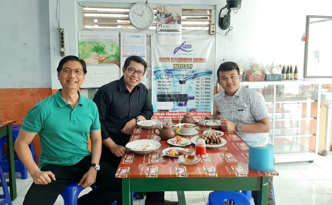 1. Sate Kambing Wendy’s, 2. Sate Kambing Batibul Bang Awi, 3. Special Sate Kambing Muda Sari Mendo, 4. Sate Kambing Muda Indrasari, 5. Warung Sate Kambing Muda Tirus Family, 6. Sate Sari Cemplik, 7. Sate Kambing Sari Cempe Neng Lia, 8. Sate Kambing Muda &amp; Gule Intisari, 9. Rumah Makan Bu Tomo Slawi, 10. Sate Bu Narto