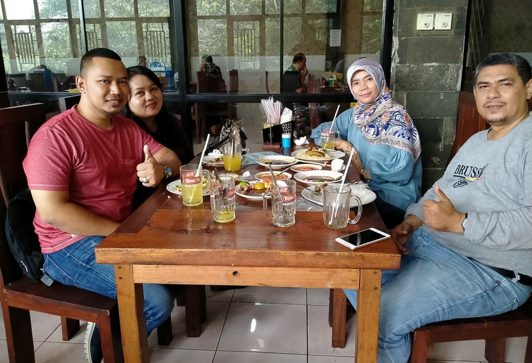 1. Sate Kambing H. Giyo, 2. Sate Kambing Kim Tek Palmerah, 3. Sate Kambing Pak Manto, 4. Warung Sate Kambing Pak Bustaman Suyatno, 5. Sate Kambing Batibul Bang Awi, 6. Warung Sate Khas Solo “Barokah” Pak Agus, 7. Sate Kambing Pak. H. Bejo Solo, 8. Sate Tegal Abu Salim, 9. Sate & Sop Kambing H. Mansur, 10. Sate Kambing Jaya Agung