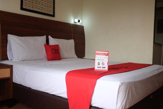 1. OYO 918 Hotel Senen Indah Syariah, 2. Hotel Mustika Senen, 3. Lumire Hotel & Convention Center, 4. Oasis Amir Hotel, 5. Hotel Rivoli, 6. Cordela Hotel Senen, 7. MaxOneHotels.com @Kramat, 8. Hi Hotel, 9. Reddoorz Plus Near Senen, 10. Airy Eco Stasiun Pasar Senen