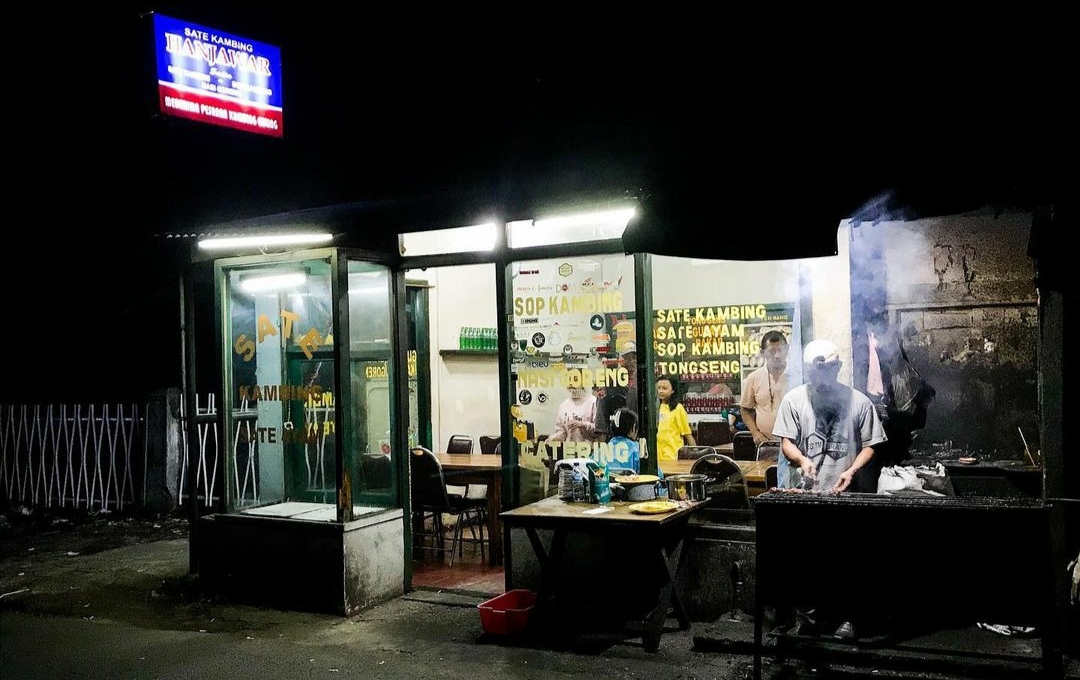 Alamat Dimana, Daftar Menu Makanan , Daftar Minuman , Keistimewaan Warung , Fasilitas Warung , Tips Makan Enak