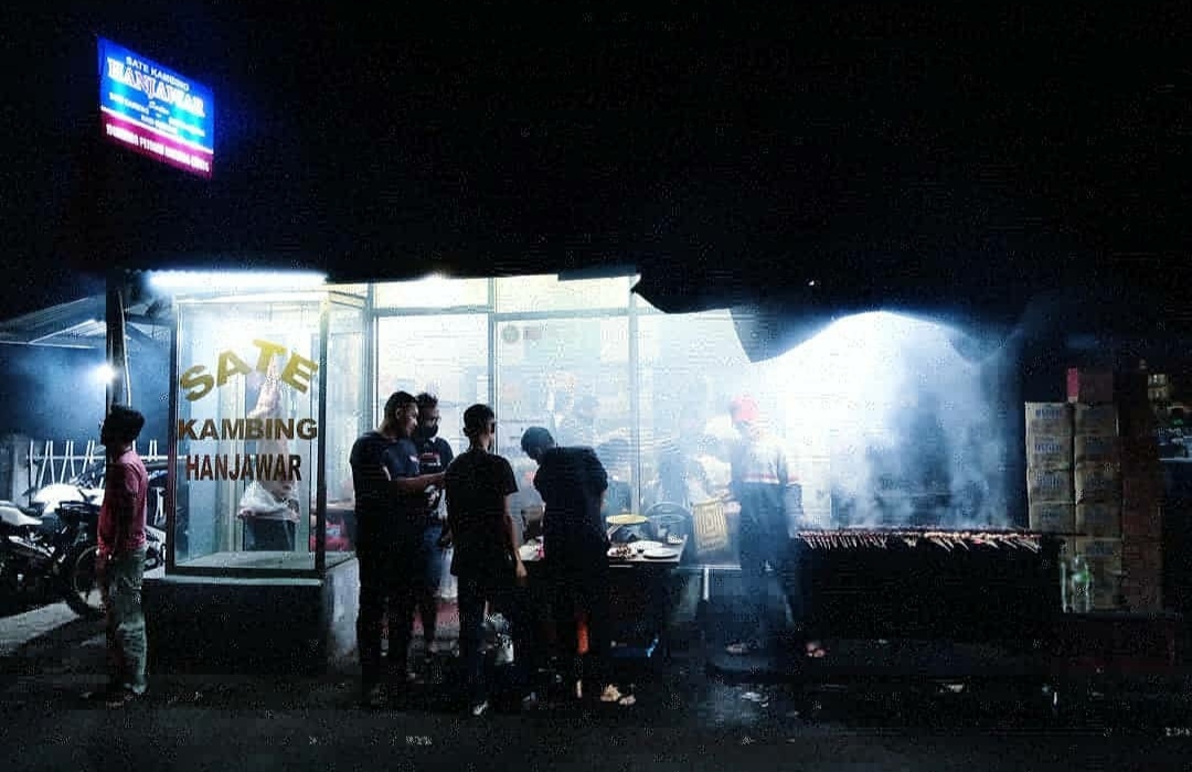 Alamat Dimana, Daftar Menu Makanan , Daftar Minuman , Keistimewaan Warung , Fasilitas Warung , Tips Makan Enak