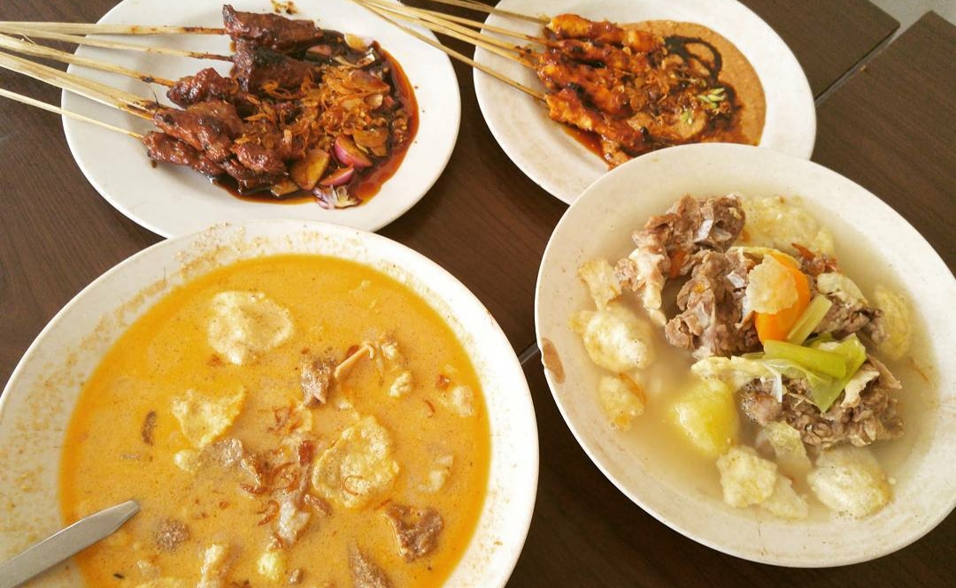 Ada Sejak 1971, Lokasi Strategis, Harga Menu Makanan , Nyaman Meski Tanpa AC, Keunggulannya , Menu Spesial 