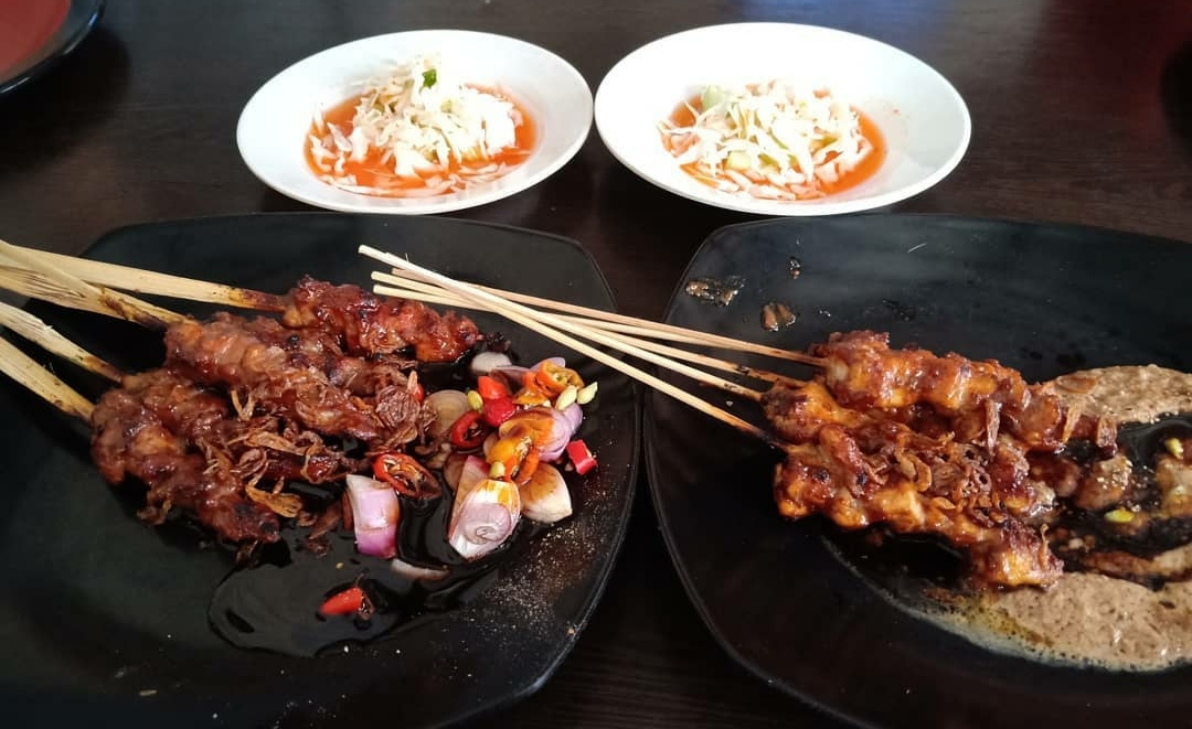 Ada Sejak 1971, Lokasi Strategis, Harga Menu Makanan , Nyaman Meski Tanpa AC, Keunggulannya , Menu Spesial 