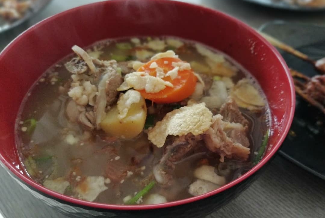 Ada Sejak 1971, Lokasi Strategis, Harga Menu Makanan , Nyaman Meski Tanpa AC, Keunggulannya , Menu Spesial 