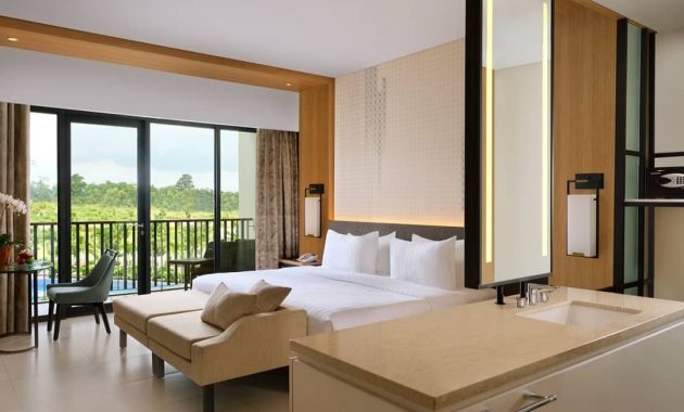 1. Feodora Airport Hotel, 2. Raden Hotel, 3. Hotel Alam Sutra, 4. Hotel Santika Premiere, 5. Amaris Hotel, 6. Favehotel, 7. Reddoorz Near Palembang Airport, 8. OYO 174 Desilva Bandara, 9. Red Planet Hotel, 10. Harper Palembang