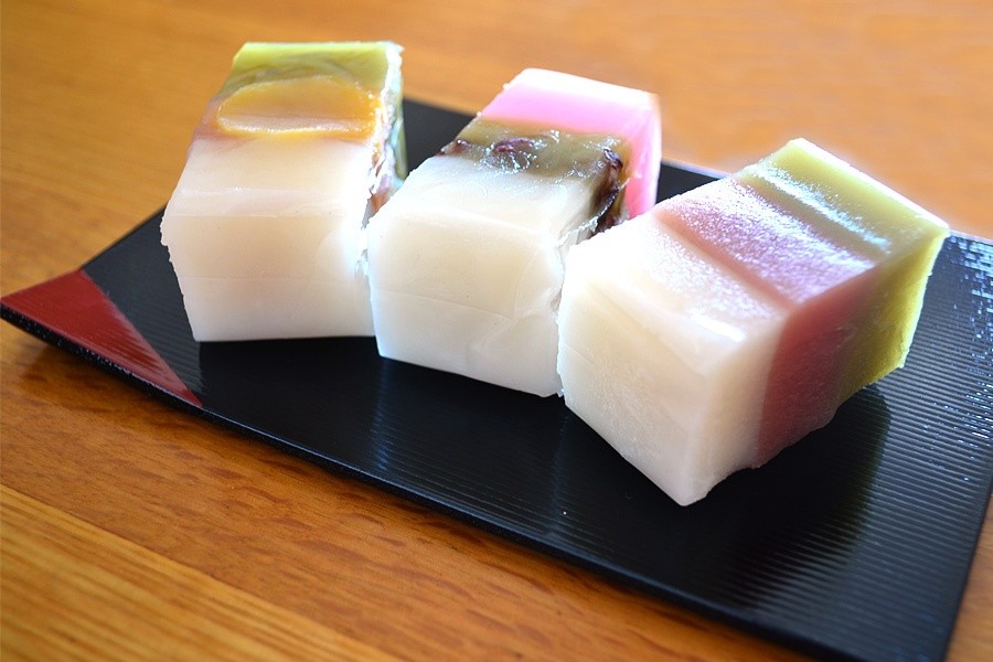 1. Kue Dango, 2. Taiyaki, 3. Sakura Mochi, 5. Dorayaki, 6. Higashi, 7. Youkan, 8. Yatsuhashi, 9. Namagashi, 10. Oshiruko