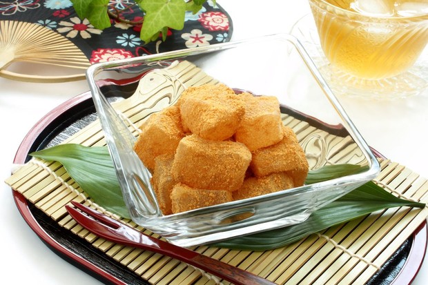 1. Kue Dango, 2. Taiyaki, 3. Sakura Mochi, 5. Dorayaki, 6. Higashi, 7. Youkan, 8. Yatsuhashi, 9. Namagashi, 10. Oshiruko
