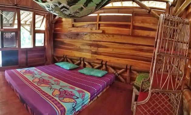 1. Istana Ombak Eco Resort, 2. OYO 942 Srikandi Hotel, 3. Desa Limasan Resort, 4. Kampoeng Pacitan Hotel &amp; Resto, 5. Parai Beach Resort Hotel, 6. Harry’s Ocean House, 7. Kartika Hotel, 8. Hotel Grand Bromo, 9. OYO 2643 Hotel Graha Prima, 10. Hotel Permata
