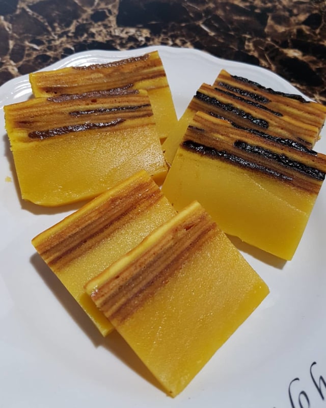 1. Chai Kwe, 2. Bingka, 3. Lapis Perancis, 4. Pisang Goreng Srikaya, 5. Kiam Ko Kwe, 6. Kue Kantong Semar, 7. Jorong-Jorong, 8. Kue Pasung, 9. Pengkang, 10. Lempok Durian