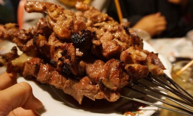 1. Sate Kambing Wendy’s, 2. Sate Kambing Batibul Bang Awi, 3. Special Sate Kambing Muda Sari Mendo, 4. Sate Kambing Muda Indrasari, 5. Warung Sate Kambing Muda Tirus Family, 6. Sate Sari Cemplik, 7. Sate Kambing Sari Cempe Neng Lia, 8. Sate Kambing Muda &amp; Gule Intisari, 9. Rumah Makan Bu Tomo Slawi, 10. Sate Bu Narto