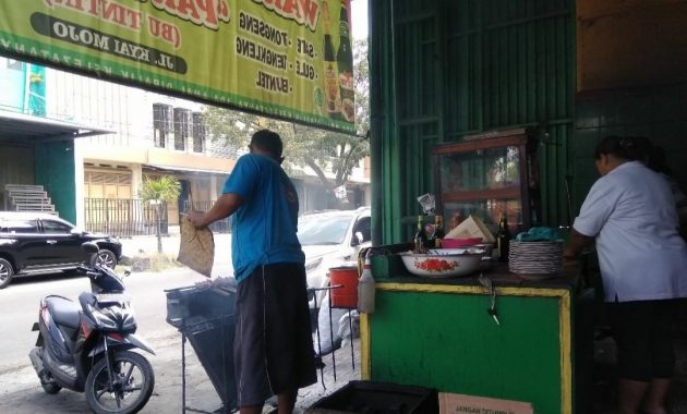 1. Sate Kambing Mbok Galak, 2. Sate Kambing &amp; Tengkleng Rica Rica Pak Manto, 3. Sate Kambing Sumber Pak Dahlan, 4. Sate Kambing Bu Hj Bejo, 5. Sate Kambing Buntel Pak H. Kasdi, 6. Sate Kambing Mas Mario, 7. Sate Kambing Asli Tambak Segaran, 8. Warung Sate Kambing Pak Narto Baturono, 9. Warung Sate Kambing Muda Bu Pariyem, 10. Sate Kambing Pak Mesran