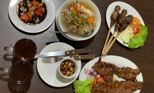 1. Warung Sate M. Harris, 2. Sate Tegal Marem, 3. Hadori Satay Pusat, 4. Sate Kambing Pak Mino, 5. Sate Dan Gule Kambing Leman’s, 6. Warung Sate Sidareja Pak Gino, 7. Sate DJ, 8. Sate Maulana Yusuf, 9. Waroeng Sate Kardjan, 10. Sate Pak Darmo