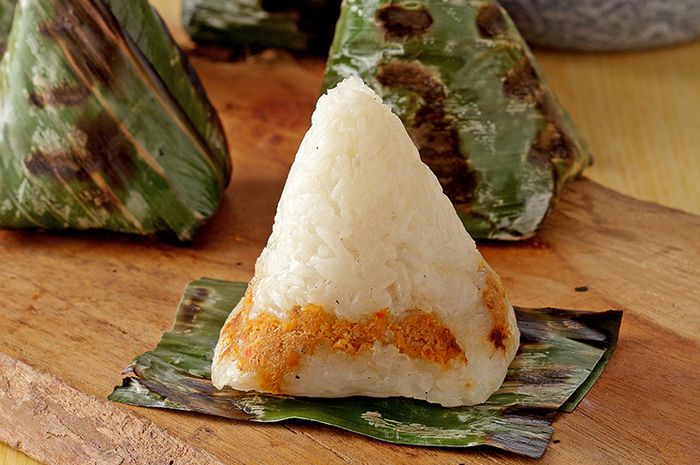 1. Chai Kwe, 2. Bingka, 3. Lapis Perancis, 4. Pisang Goreng Srikaya, 5. Kiam Ko Kwe, 6. Kue Kantong Semar, 7. Jorong-Jorong, 8. Kue Pasung, 9. Pengkang, 10. Lempok Durian