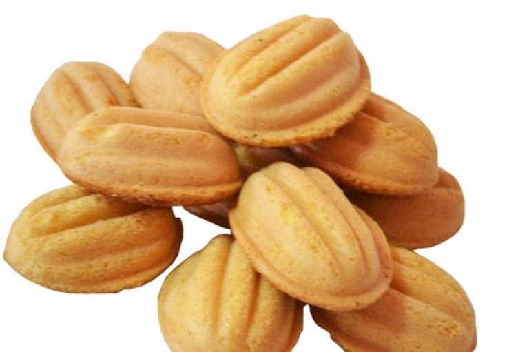 1. Kue Bagiak, 2. Klemben, 3. Petulo, 4. Orog-Orog, 5. Kue Ladrang, 6. Kue Untir-Untir, 7. Pia Glenmore, 8. Tape Buntut, 9. Savana Cake, 10. Kue Laklak