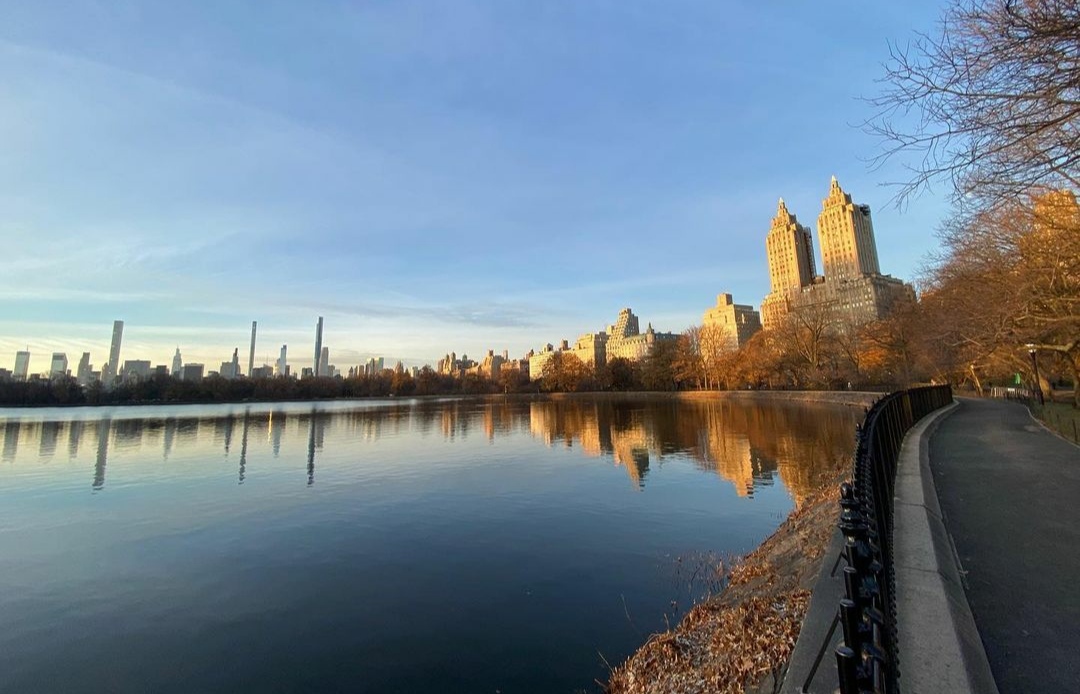 Kilas Balik Sejarah , Kota Sekarang, Saat Siang Hari, Saat Malam Hari, Dari Atas Ketinggian, NYC, Si Kota “The Big Apple”, Fakta Menarik, Destinasi Wisata