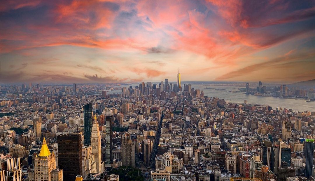 Kilas Balik Sejarah , Kota Sekarang, Saat Siang Hari, Saat Malam Hari, Dari Atas Ketinggian, NYC, Si Kota “The Big Apple”, Fakta Menarik, Destinasi Wisata