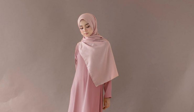 1. Hitam, 2. Warna Senada, 3. Merah Marun, 4. Abu-Abu, 5. Ungu Pastel, 6. Hijau Tosca, 7. Putih, 8. Cokelat Muda, 10. Motif