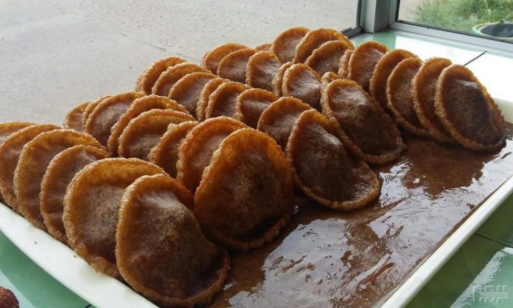 1. Beppa Janda, 2. Taripang, 3. Barongko, 4. Apang Paranggi, 5. Kue Cucur, 6. Kue Tetu, 7. Putu Pinrang, 8. Kue Kurma, 9. Kue Gulung, 10. Karasi
