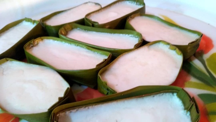 1. Beppa Janda, 2. Taripang, 3. Barongko, 4. Apang Paranggi, 5. Kue Cucur, 6. Kue Tetu, 7. Putu Pinrang, 8. Kue Kurma, 9. Kue Gulung, 10. Karasi