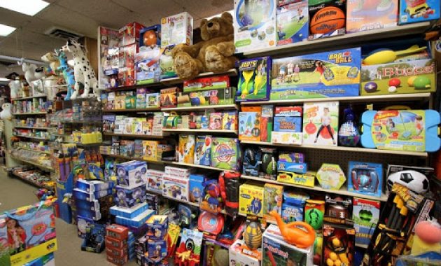 1. Toys City, 2. Toys Kingdom, 3. Kidz Station, 4. Tama Toys, 5. Nanda Toys, 6. 819 Toko, 7. Putra Putri Toys, 8. Toko Mawar, 9. Toko Bunda Mainan, 10. Mainan Anak Online