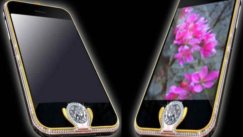 1. Falcon Supernova iPhone 6 Pink Diamond, 2. Black Diamond iPhone 5, 3. Diamond Rose iPhone 4 32 GB, 4. Stuart Hughes iPhone 4s Elite Gold, 5. Supreme Goldstriker iPhone 3G 32 GB, 6. iPhone 3G King’s Button, 7. Goldvish Le Million, 8. Diamond Crypto Smartphone, 9. Gresso Luxor Las Vegas Jackpot, 10. iPhone Princess Plus