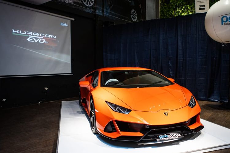 1. Lamborghini Aventador SVJ Roadster Grigio Telesto, 2. Ferrari 488 Pista Rosso Corsa, 3. Lamborghini Huracan EVO AWD, 4. McLaren 720 S, 5. Aston Martin Vantage Coupe, 6. Tesla Model X Long Range, 7. Ferrari F430, 8. Cadillac Escalade ESV, 9. Chevrolet Camaro, 10. Mercedes Benz SLK-Class Convertible