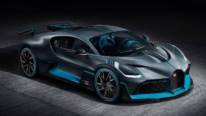 1. Lamborghini Veneno Roadster, 2. Bugatti La Voiture Noire, 3. Bugatti Divo, 4. 1963 Ferrari 250 GTO, 5. Pagani Zonda HP Barchetta, 6.  Koenigsegg CCXR Trevita, 7. Lamborghini Veneno, 8. Aston Martin Valhalla, 9. Mercedes AMG One, 10. Pagani Huayra BC Roadster