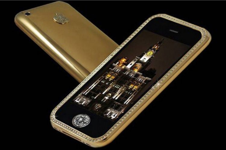 1. Falcon Supernova iPhone 6 Pink Diamond, 2. Black Diamond iPhone 5, 3. Diamond Rose iPhone 4 32 GB, 4. Stuart Hughes iPhone 4s Elite Gold, 5. Supreme Goldstriker iPhone 3G 32 GB, 6. iPhone 3G King’s Button, 7. Goldvish Le Million, 8. Diamond Crypto Smartphone, 9. Gresso Luxor Las Vegas Jackpot, 10. iPhone Princess Plus