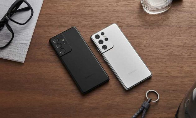 1. Huawei Mate Xs, 2. Samsung Galaxy Z Fold 2, 3. Huawei Mate 20 RS Porsche Design, 4. iPhone 12 Pro Max 512 GB, 5. iPhone 12 Pro 512 GB, 6. Samsung Galaxy Z Flip, 7. Samsung Galaxy S20 Ultra, 8. Samsung Galaxy S21 Ultra 5G, 9. Asus ROG Phone 3, 10. Oppo Find X2 Pro