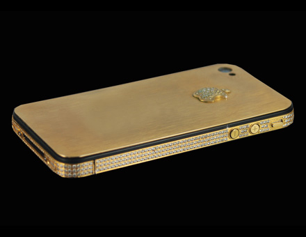 1. Falcon Supernova iPhone 6 Pink Diamond, 2. Black Diamond iPhone 5, 3. Diamond Rose iPhone 4 32 GB, 4. Stuart Hughes iPhone 4s Elite Gold, 5. Supreme Goldstriker iPhone 3G 32 GB, 6. iPhone 3G King’s Button, 7. Goldvish Le Million, 8. Diamond Crypto Smartphone, 9. Gresso Luxor Las Vegas Jackpot, 10. iPhone Princess Plus