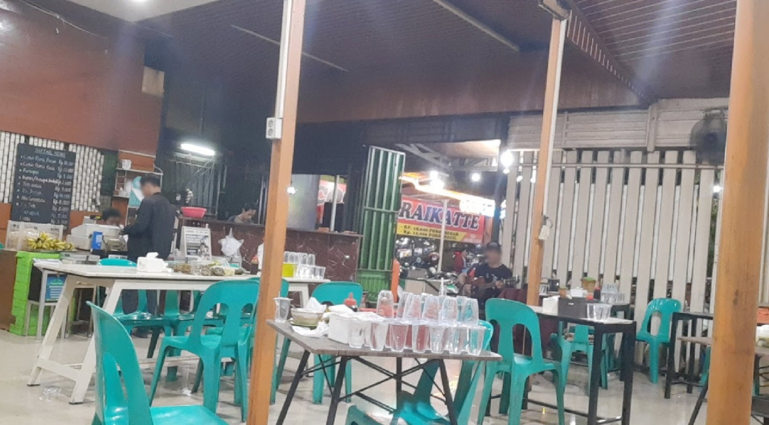 1. Ulu Juku’, 2. Kota Daeng, 3. Mie Titi BTP, 4. Topaz, 5. Pallubasa Serigala Hertasning, 6. Kampoeng Popsa, 7. Kedai Malindo, 8. Kampoeng Kuliner Makassar Antang, 9. Sunachi Harbour, 10. Coto Paraikatte