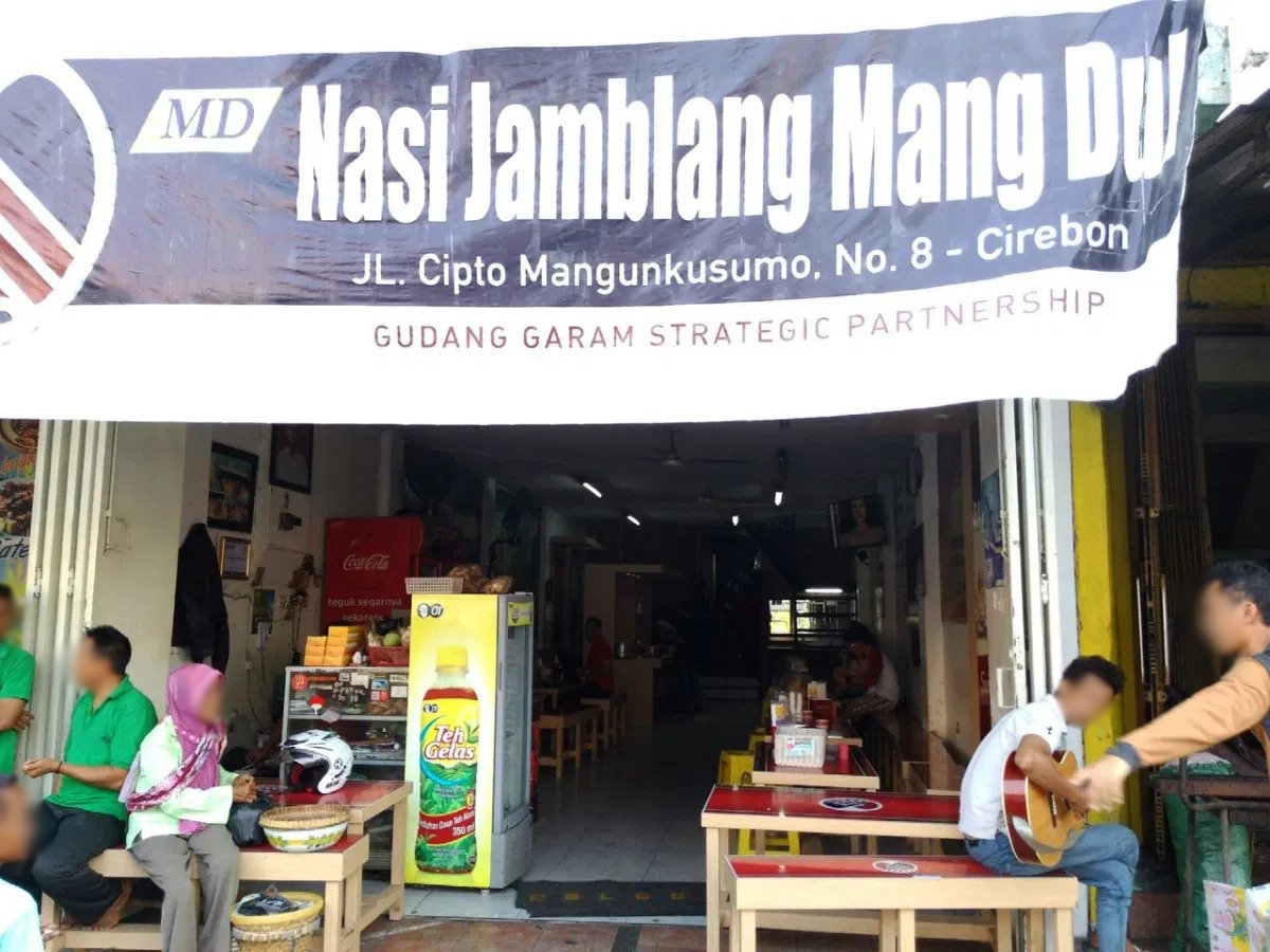1. Nasi Jamblang Mang Dul, 2. Klapa Manis, 3. Tomodachi Steak and Seafood, 4. Saung Ma’Iyah, 5. Es Cuwing Kartini, 6. Citra Seafood Plumbon, 7. Empal Gentong H Apud Pusat, 8. Kharitzma, 9. Olive Bistro, 10. Roso Echo