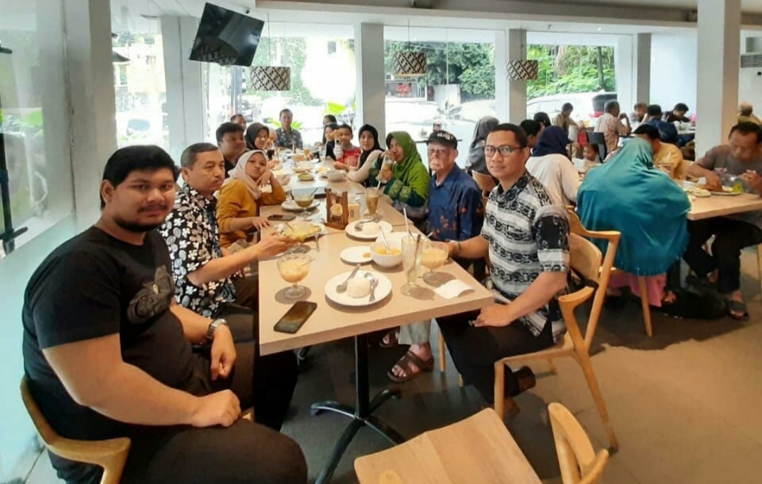 1. Bandar Djakarta, 2. Dapur Solo, 3. Taman Santap Rumah Kayu Ancol, 4. Segarra Resto, 5. Bebek Kaleyo Sunter, 6. Cabe Ijo, 7. Talaga Sampireun, 8. Rasane Seafood PIK, 9. Mo-mo Paradise, 10. Aroma Sop Seafood