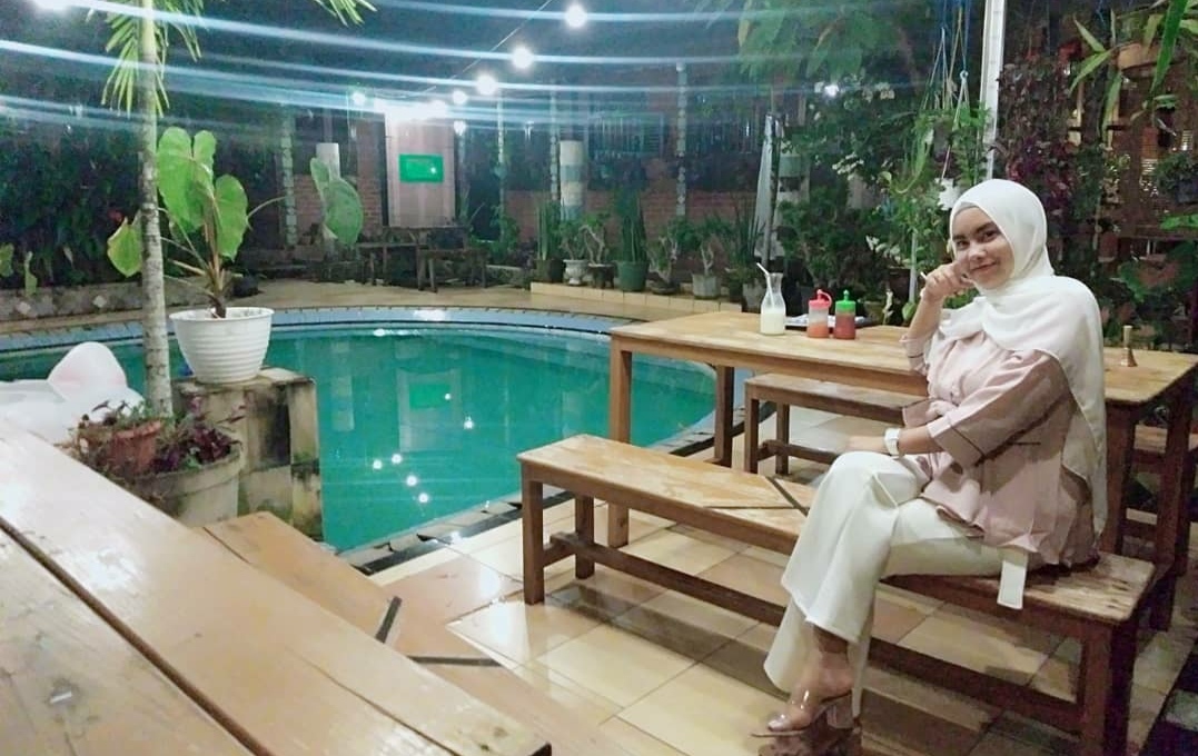 1. Restoran Padang Sederhana, 2. Pastagio Banjarbaru, 3. Ayam Bakar Wong Solo, 4. Mie Bancir Agus Sasirangan, 5. Rumah Makan Duta Rasa, 6. Rumah Makan Semua Senang (Pak Siyo), 7. Rumah Makan Pondok Garuda, 8. Pizza Hut, 9. Rumah Makan Swarga, 10. Café Moonlight 2