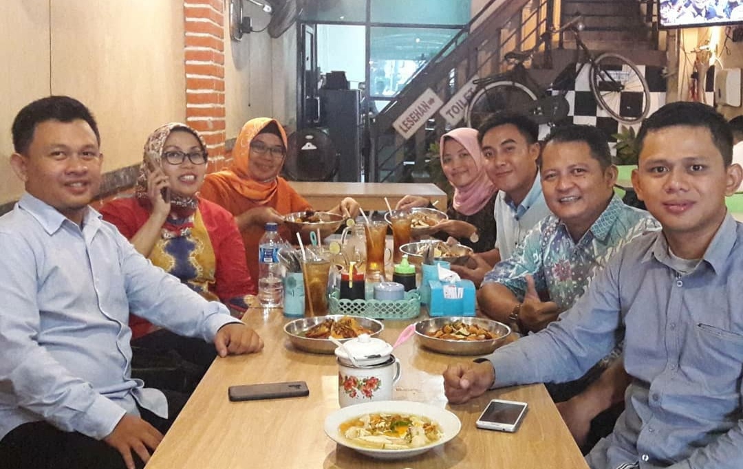 1. Restoran Padang Sederhana, 2. Pastagio Banjarbaru, 3. Ayam Bakar Wong Solo, 4. Mie Bancir Agus Sasirangan, 5. Rumah Makan Duta Rasa, 6. Rumah Makan Semua Senang (Pak Siyo), 7. Rumah Makan Pondok Garuda, 8. Pizza Hut, 9. Rumah Makan Swarga, 10. Café Moonlight 2