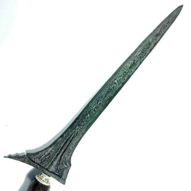 1. Keris Naga Raja, 2. Keris Kyai Sabuk Inten, 3. Keris Kyai Carito Buntolo, 4. Keris Jalak Budho Singosari, 5. Keris Nogo Sosro Kinatah, 6. Keris Pakubuwono, 7. Keris Hamengkubuwono, 8. Keris Ngadiboyo, 9. Keris Pamor Utuh, 10. Keris Milik Petinggi Kerajaan