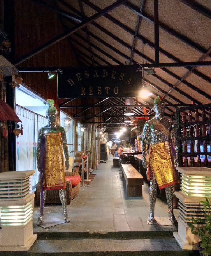 1. Minang Setia, 2. Kepiting Bang Tamrin, 3. Kampung Kuliner, 4. Desadesa Resto, 5. Mie Ayam Jamur Spesial Haji Mahmud, 6. The Edge Restaurant, 7. Rumah Makan Sehati, 8. Jala-Jala Nelayan Kafe, 9. Roemah Kopi Wak Noer, 10. Resto Puncak Berastagi
