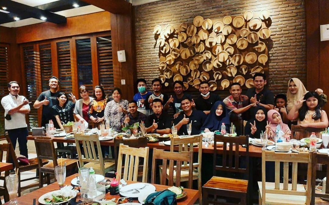 1. Aroma Coto Gagak , 2. Pallubasa Serigala, 3. Rumah Makan Ulu Juku’, 4. Kampoeng Popsa, 5. Cobek Cobek, 6. New Dinar Seafood, 7. Rumah Makan Nelayan, 8. Sunachi Suki Restaurant, 9. Muda Mudi, 10. Seafood Apong