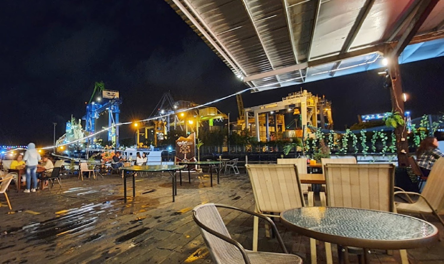 1. Ulu Juku’, 2. Kota Daeng, 3. Mie Titi BTP, 4. Topaz, 5. Pallubasa Serigala Hertasning, 6. Kampoeng Popsa, 7. Kedai Malindo, 8. Kampoeng Kuliner Makassar Antang, 9. Sunachi Harbour, 10. Coto Paraikatte