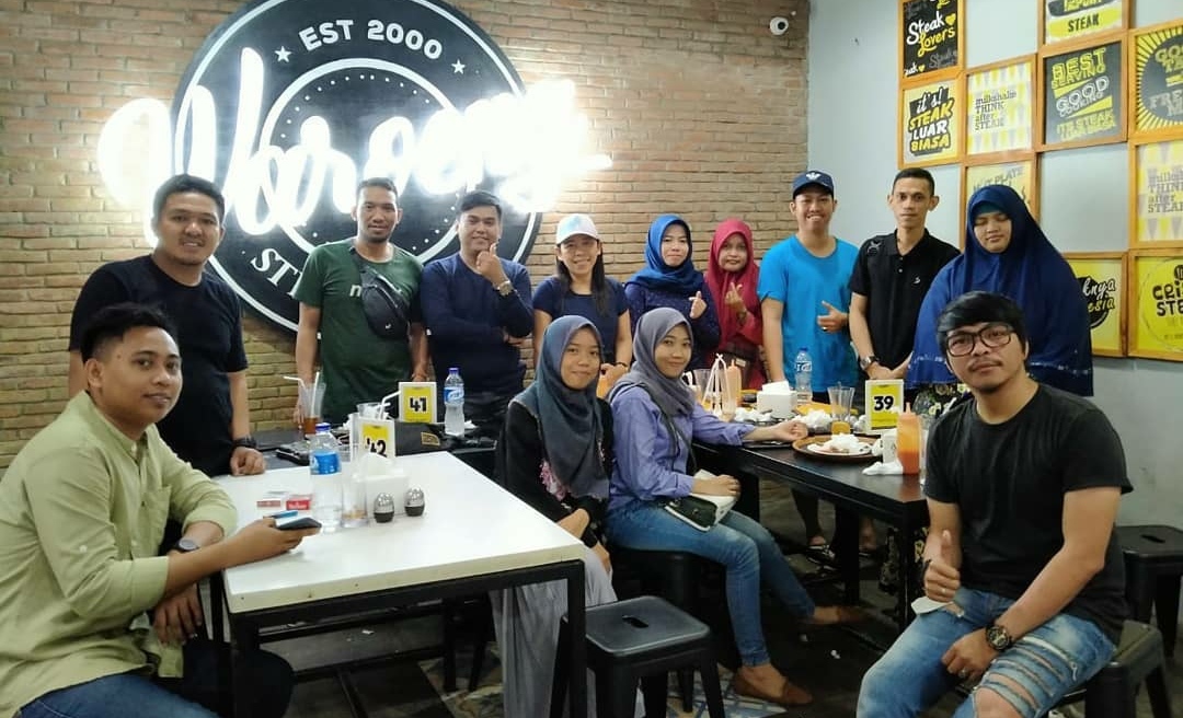 1. Mang Engking, 2. Waroeng SS , 3. Pondok Laras, 4. Soto Bu Tjondro, 5. Daebak Fan Cafe, 6. Saung Talaga, 7. Waroeng Steak and Shake, 8. Warung Pasta, 9. Milan Pizzeria Cafe , 10. Mang Kabayan